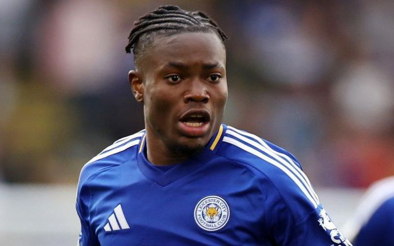 Abdul Fatawu kiến tạo hoàn hảo giúp Leicester City giành chiến thắng
