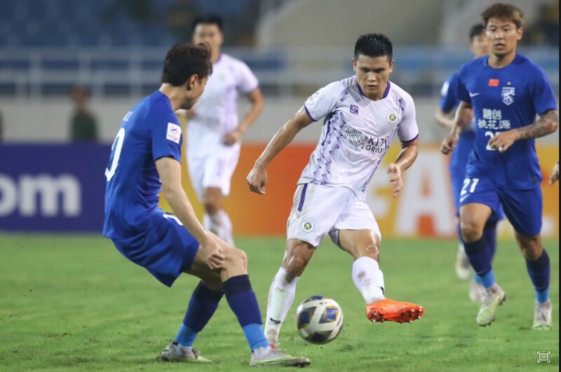 Hà Nội FC với tinh thần kiên cường trên sân cỏ