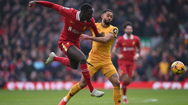 Konaté gã khổng lồ trong màu áo Liverpool