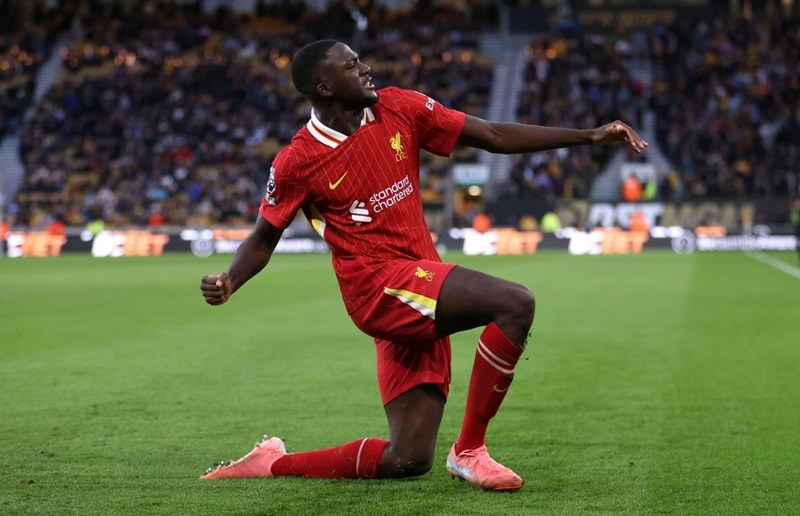 Konaté là đối trọng hoàn hảo của tượng đài Virgil van Dijk