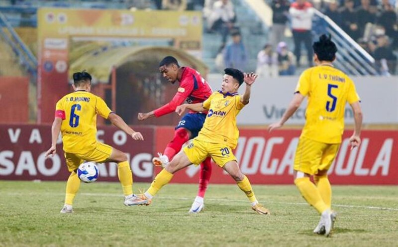 Sông Lam Nghệ An vượt khó giành điểm